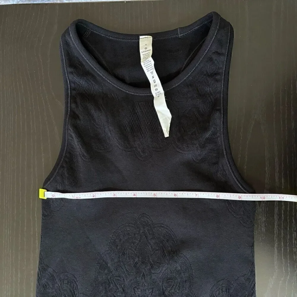 Lululemon seamless tank black size 4